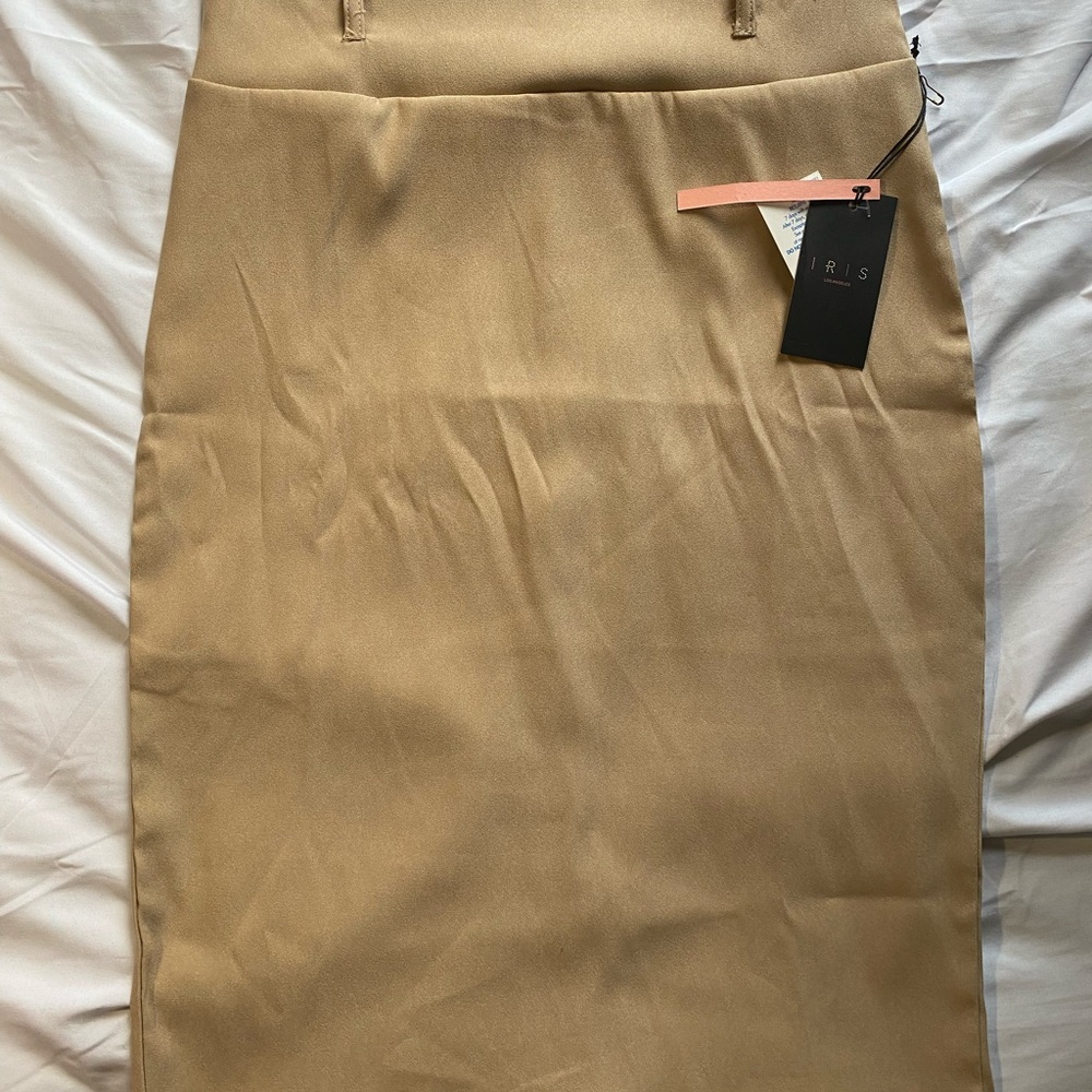 Iris Tan Knee-Length Pencil Skirt for Work SIZE M